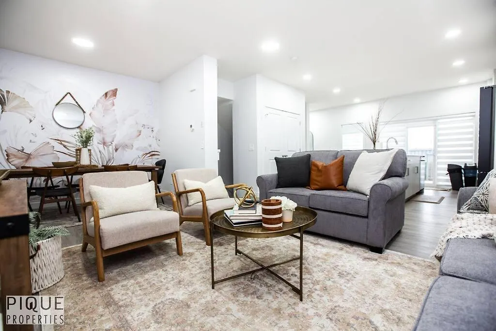 Holiday home Urbanutopia*Luxury Home*King Bed*Patio/Bbq*Sleep16 Edmonton Canada